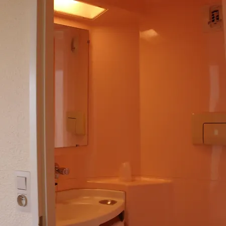 Hotel Premiere Classe / *