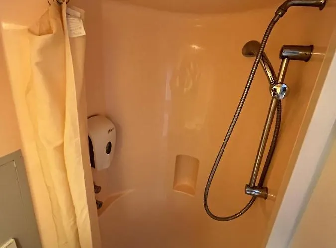 Hotell Premiere Classe / *